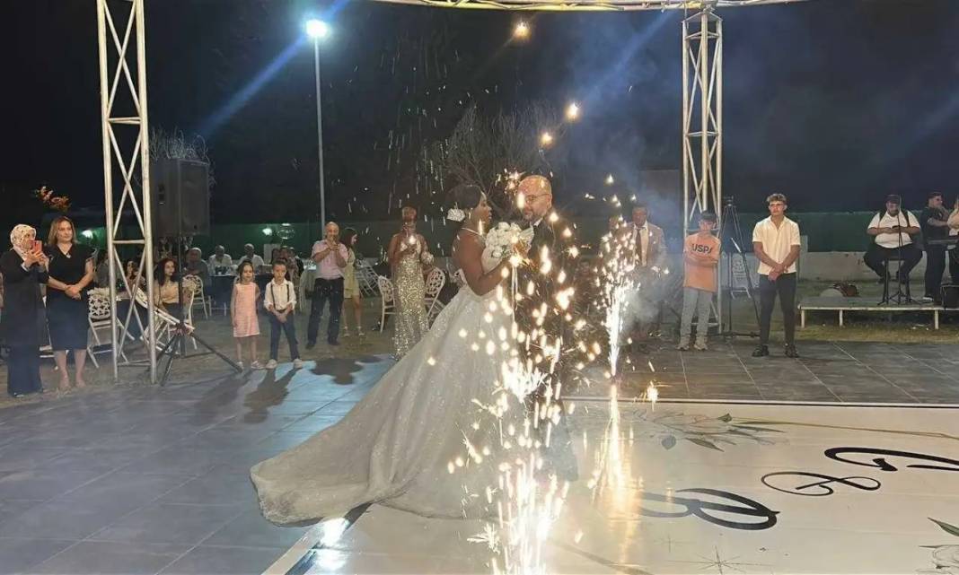 Hatay’da Kıtaları Buluşturan Düğün Renkli Anlara Sahne Oldu 6